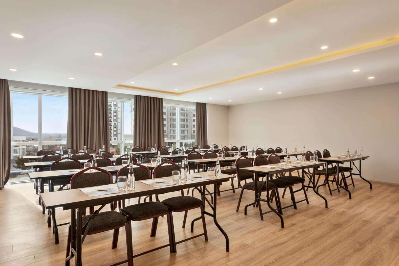 Ramada By Wyndham Nigde Exterior foto