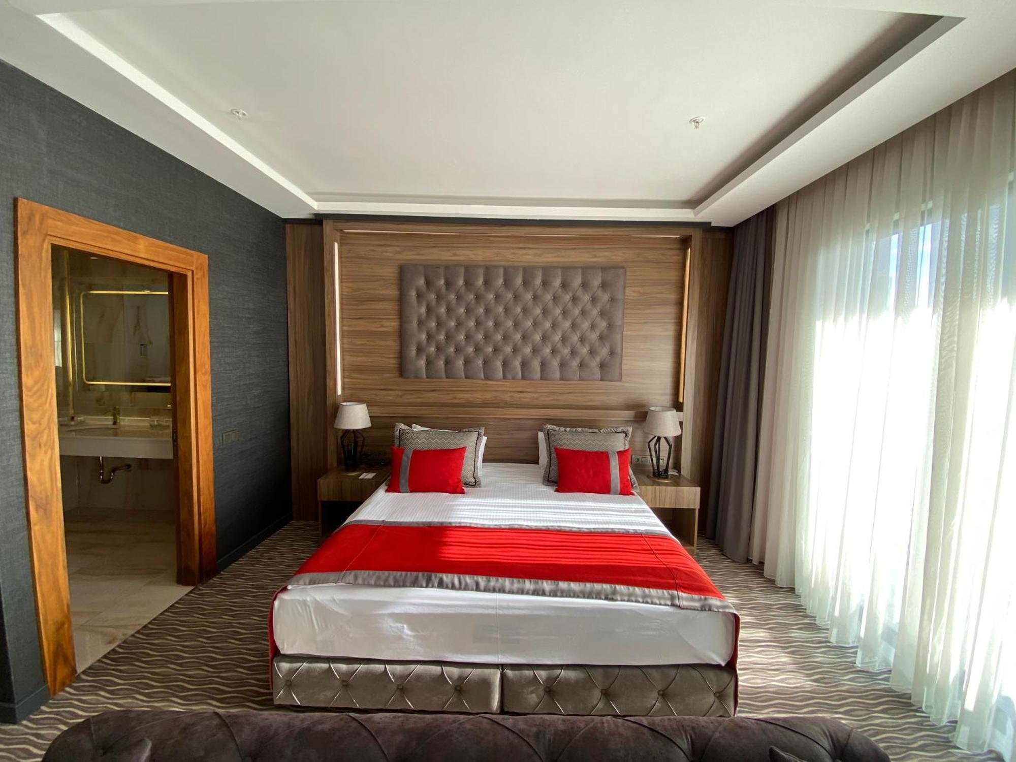 Ramada By Wyndham Nigde Exterior foto