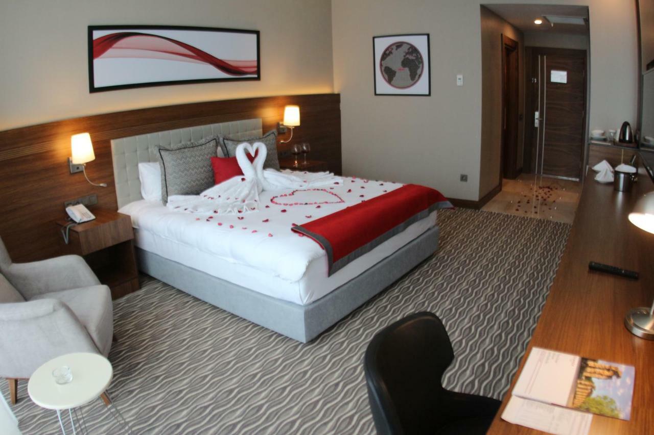 Ramada By Wyndham Nigde Exterior foto
