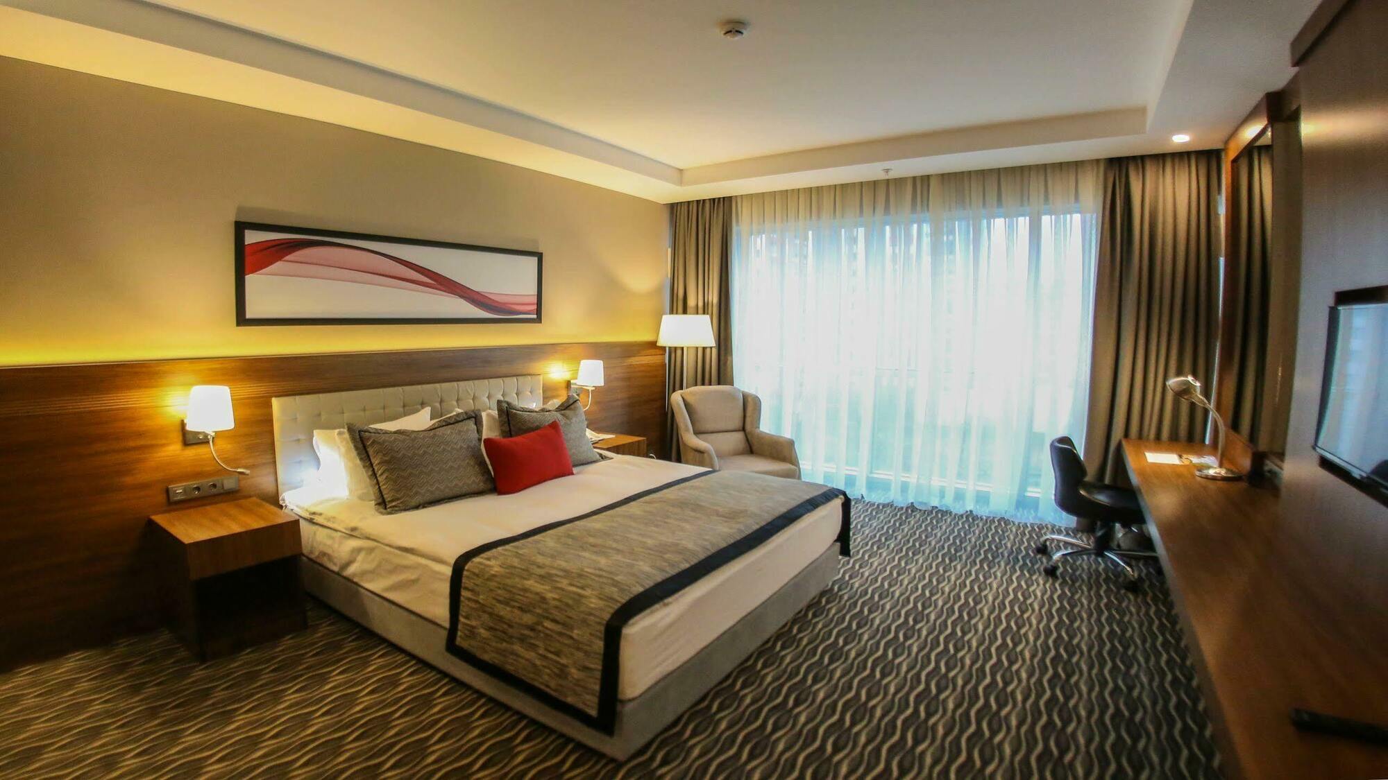 Ramada By Wyndham Nigde Exterior foto