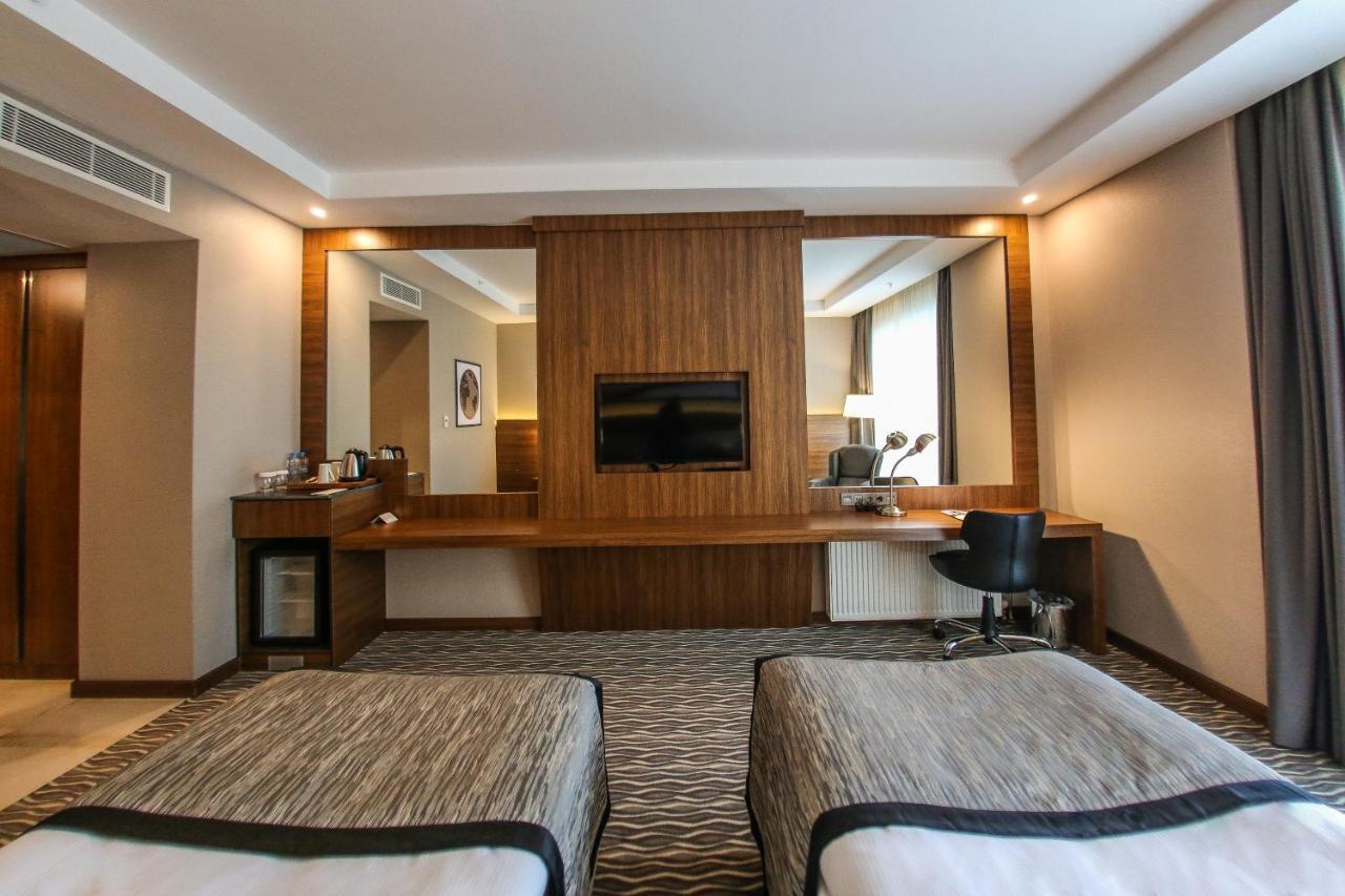 Ramada By Wyndham Nigde Exterior foto